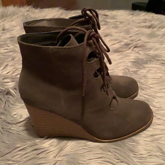 NWT SONOMA suede wedge ankle boots - Picture 4 of 6